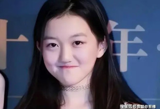 李嫣18岁美到认不出，穿吊带裙身材抢镜，乖乖女秒变火辣超模