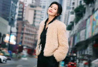 高圆圆又带火了简约穿搭：羊羔毛外套内搭一身黑