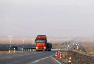 跟着卡车“流浪”上万公里：渴望回家睡觉的3千万普通人