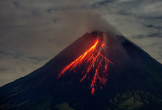 印尼佛洛勒斯岛火山爆发 至少10人死亡