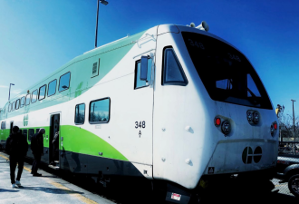 安省退伍军人和现役军人明年3月起可以免费乘坐GO Transit