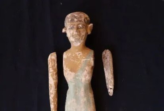 埃及挖出4000年前女祭司 考古学家惊讶棺中棺