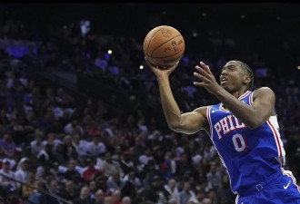 不打了！76人大佬宣布暂别NBA