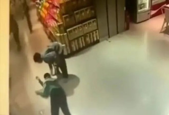 儿子超市摔倒没人扶？妈妈砸店！网友炸了
