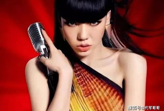 从代言费过亿到县城卖唱，吴莫愁真的甘心吗？