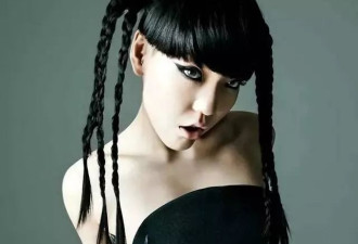 从代言费过亿到县城卖唱，吴莫愁真的甘心吗？