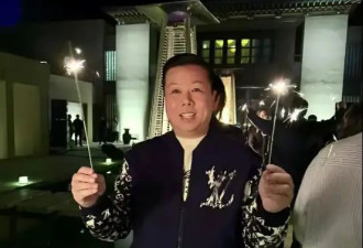 关之琳与香港富商同游敦煌，对方太太未能同行却大方晒两人合照