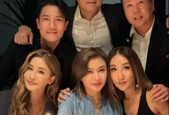 关之琳与香港富商同游敦煌，对方太太未能同行却大方晒两人合照