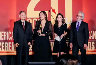 42岁姚笛重回红毯状态好！她美艳靓丽碾压徐帆梁静