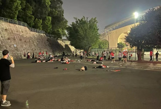 广东男体育场开车撞人 现场伤亡惨况 球鞋散落一地…