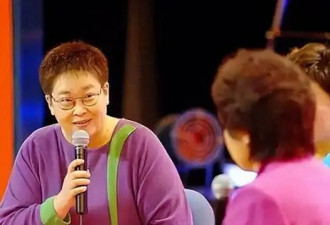 她被嘲央视最丑女主持，巅峰时提辞职只拿低保，今59岁与小狗为伴
