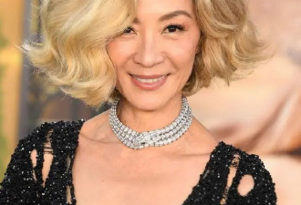"A妹"被杨紫琼的金发造型美到尖叫 激动上前拥抱