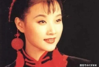 事实证明，“销声匿迹”的宋祖英，早就已经走上了另一条康庄大道