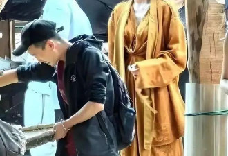 35岁杨颖现身云南，穿尼姑装清心寡欲，和黄晓明分开后气质变了