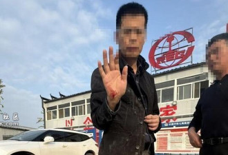 又见记者被打!“新华社”的招牌都不管用了?