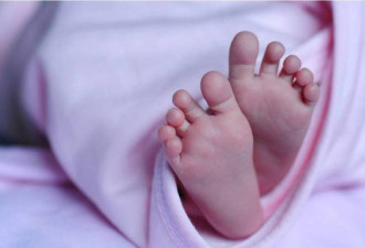 23岁小妈妈 用Facebook狠卖8个月大的孩子