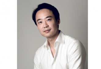 薄瓜瓜近照曝光 越来越像薄熙来 任投资经理