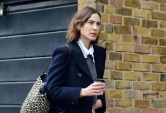 时尚博主Alexa Chung：英式街拍的魅力