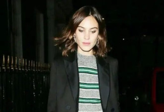 时尚博主Alexa Chung：英式街拍的魅力