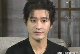 黄晓明现身金鸡百花奖直播间,胡子拉碴,十分憔悴