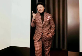 55岁韩红瘦下来像换了一个人，美到差点认不出