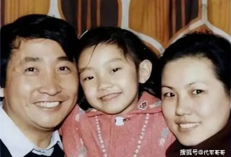 74岁姜昆现状：与妻子成兄妹，继子让他落泪....