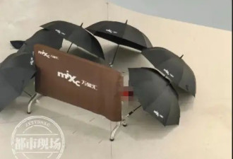 山东济宁一女孩在商场坠亡