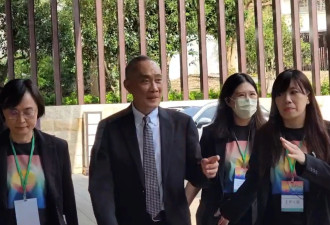 薄瓜瓜的准岳父和大舅子 喜讯曝光后首现身