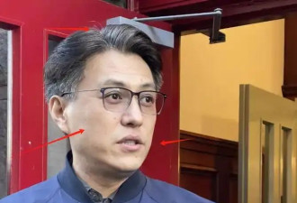 48岁靳东去广西被偶遇，满头白发又高又瘦，大妈粉激动到疯狂尖叫