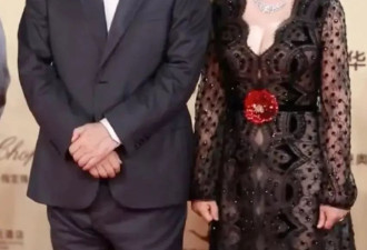 遗传错基因的张艺谋女儿，挑着爸爸的缺点长
