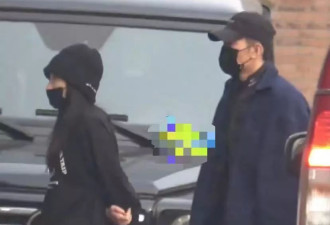 柳岩和男友一起逛建材城，多次被拍，疑好事将近