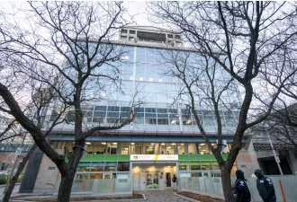加拿大一所大学被外国学生争抢 获批人数超10倍：移民渠道漏洞