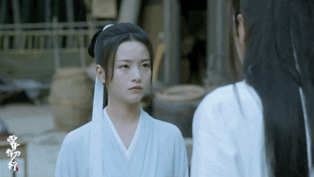 业内吐槽李庚希背后资本太急，连肖战都得抬轿