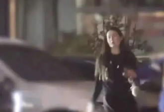 王宝强带着女友聚餐,冯青身材火辣,又美又飒...