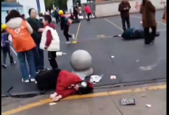 突发！湖南小学惊传车辆撞人 多人倒地