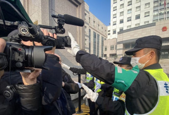 中国官媒记者遭打 媒体监督权与公众知情权成梦想