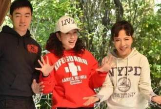 刘晓庆出游被偶遇，68岁妹妹已老成奶奶，74岁的她扎麻花辫似少女！