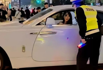 叶珂开500万豪车现身，和黄晓明成鲜明对比