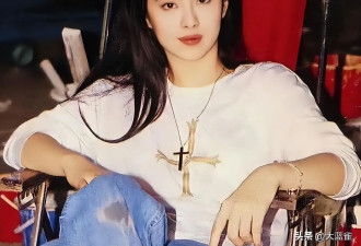 57岁王祖贤近照曝光，不婚退圈18年，现状如何？