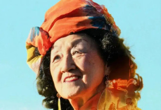 Lisa祖师奶，靠艳舞成顶流