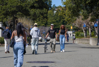 华人留学生拿H1B签证 加拿大苦等两月花1.5万元
