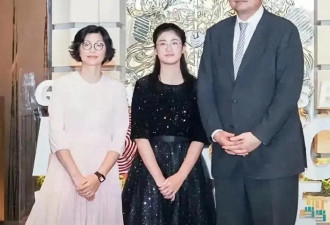 姚明女儿长成了大姑娘，身高超过妈妈叶莉
