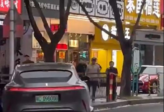 珠海汽车失控撞过斑马线行人 多人倒地传3丧生