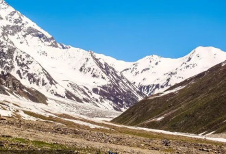 越过那座山，杀死印度人