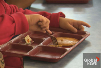 不能饿着肚子上学！联邦拨款1亿让安省儿童在校免费享用餐食零食