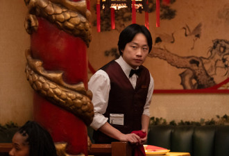 《唐人街内部》:在悬疑与怪诞中嘲讽亚裔刻板印象