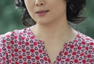“鸳鸯” 郑铮告别仪式，鲜花蜡烛环绕美如梦境
