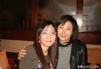 87版红楼梦鸳鸯扮演者郑铮追悼会！灵堂简单肃穆，遗照被花团簇拥