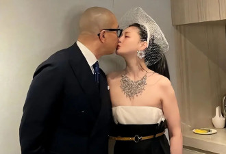 具俊晔晒与大S亲密照，网友扒出疑似是存货，有人质疑照片中是小S