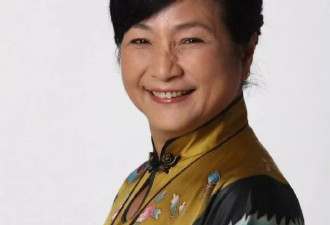 郑佩佩获终身成就奖，4个子女和李安拥抱哭泣